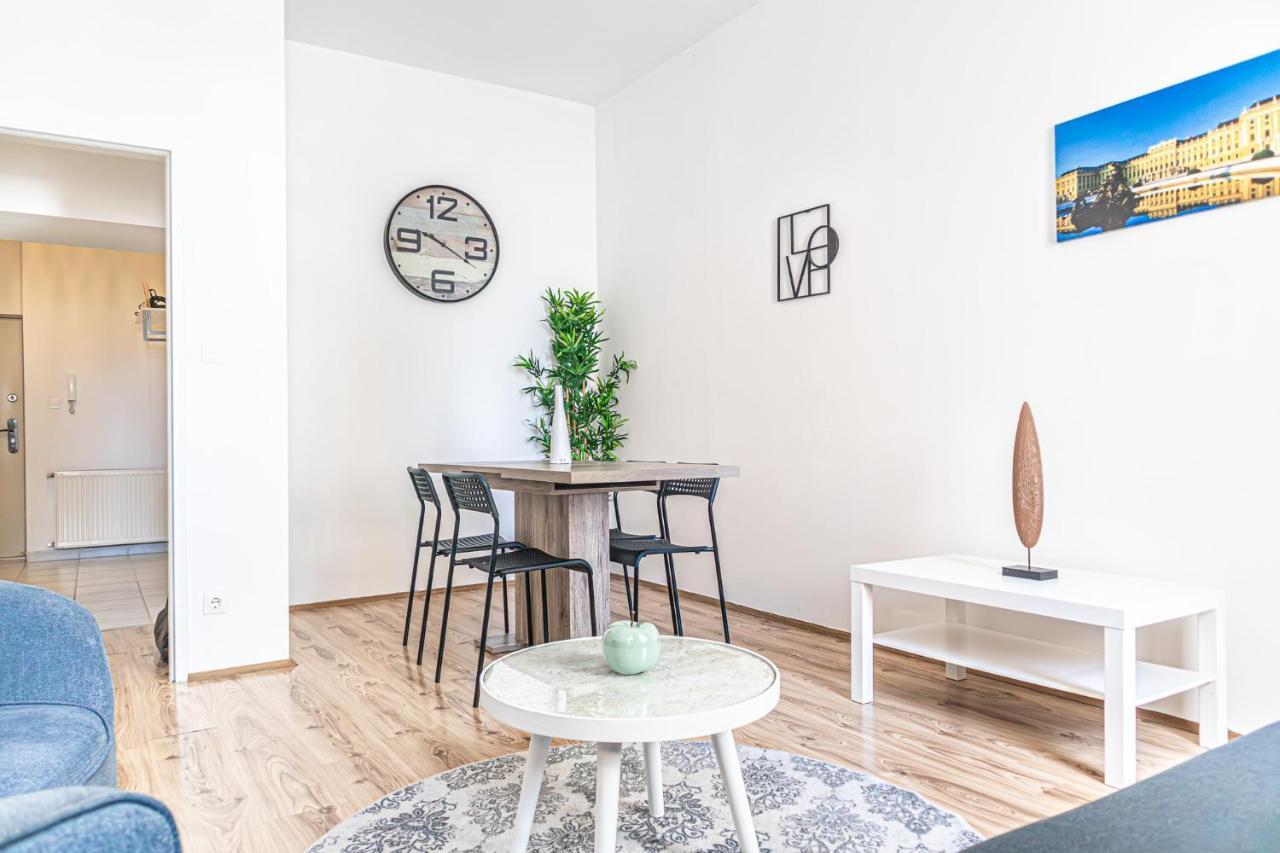 Apartment Attractive 1br And 1 Lr Comfortable Design, Great Location *