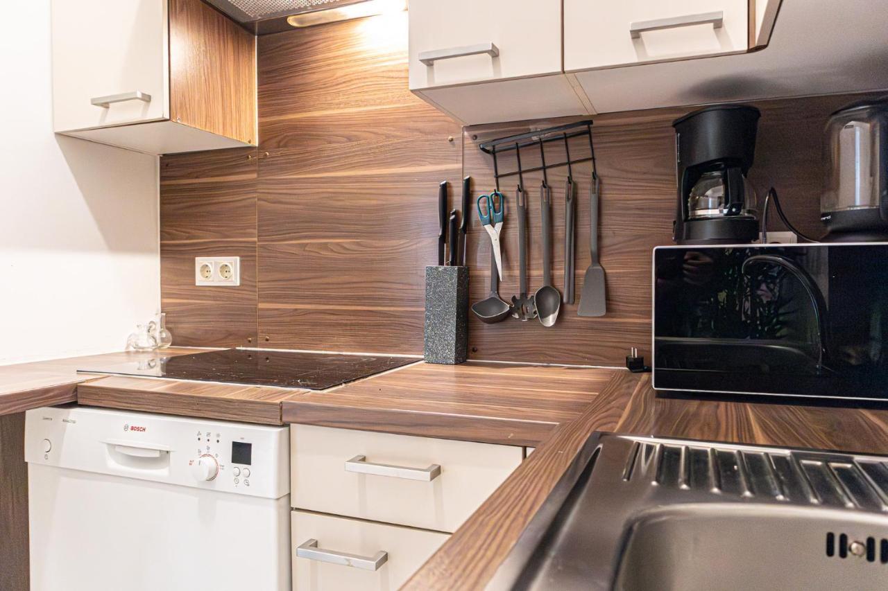 Attractive 1br And 1 Lr Comfortable Design, Great Location Apartment Vienna